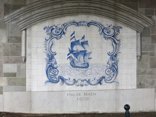 Memorial to Hudson's ship the "Halve Maen" (Half Moon), Albany New York